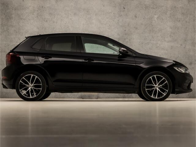 Volkswagen POLO 1.0 TSI Sportline Automaat (VIRTUAL COCKPIT, APPLE CARPLAY, KEYLESS, GROOT NAVI, CLIMATE, SPORTSTOELEN, LM VELGEN, CAMERA, GETINT GLAS, NIEUWSTAAT)