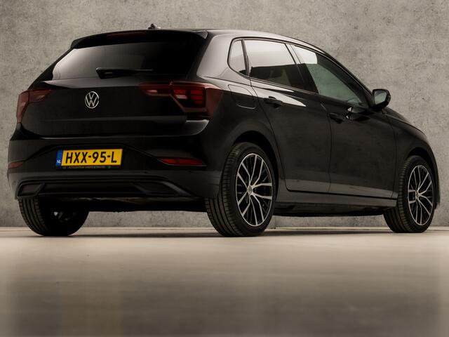 Volkswagen POLO 1.0 TSI Sportline Automaat (VIRTUAL COCKPIT, APPLE CARPLAY, KEYLESS, GROOT NAVI, CLIMATE, SPORTSTOELEN, LM VELGEN, CAMERA, GETINT GLAS, NIEUWSTAAT)