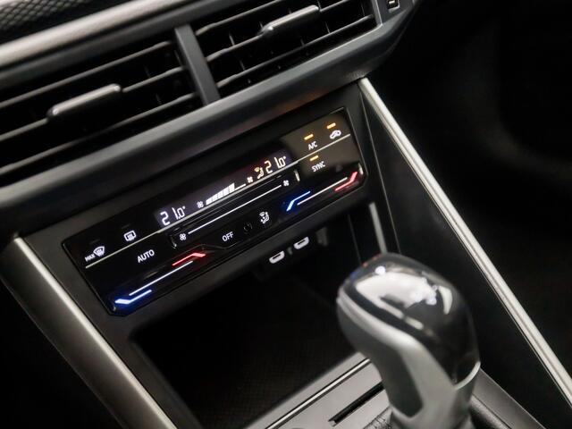 Volkswagen POLO 1.0 TSI Sportline Automaat (VIRTUAL COCKPIT, APPLE CARPLAY, KEYLESS, GROOT NAVI, CLIMATE, SPORTSTOELEN, LM VELGEN, CAMERA, GETINT GLAS, NIEUWSTAAT)