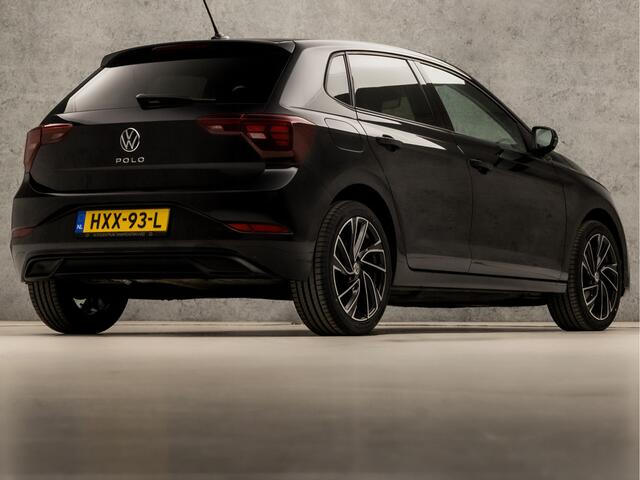 Volkswagen POLO 1.0 TSI Sportline Automaat (VIRTUAL COCKPIT, APPLE CARPLAY, KEYLESS, GROOT NAVI, CLIMATE, SPORTSTOELEN, LM VELGEN, CAMERA, GETINT GLAS, NIEUWSTAAT)