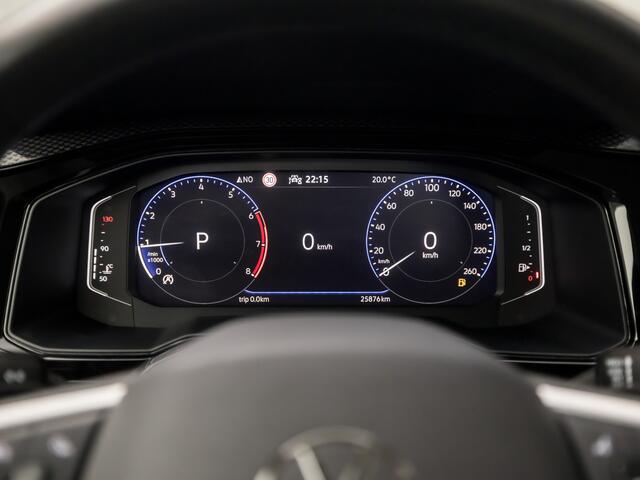 Volkswagen POLO 1.0 TSI Sportline Automaat (VIRTUAL COCKPIT, APPLE CARPLAY, KEYLESS, GROOT NAVI, CLIMATE, SPORTSTOELEN, LM VELGEN, CAMERA, GETINT GLAS, NIEUWSTAAT)
