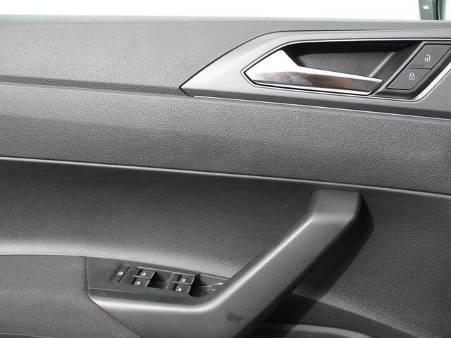 Volkswagen POLO 1.0 TSI DSG R-Line Navigatie Apple Carplay/Android Auto Panoramadak Camera Blind Spot Assist Adaptive Cruise Control