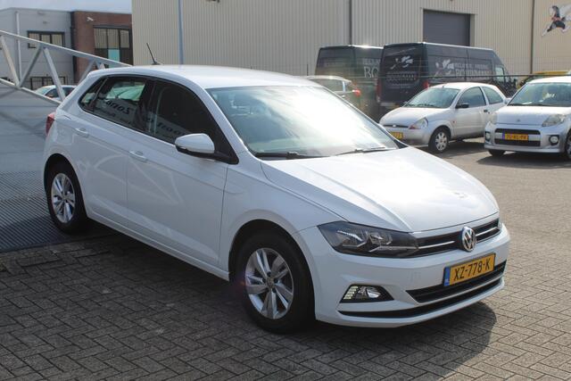 Volkswagen POLO 1.0 TSI Comfortline Navigatie/Adaptive cruise control/Airco/Apple carplay/Elektrische ramen/Elektrisch verstelbare spiegels/15'' Lichtmetalen velgen.