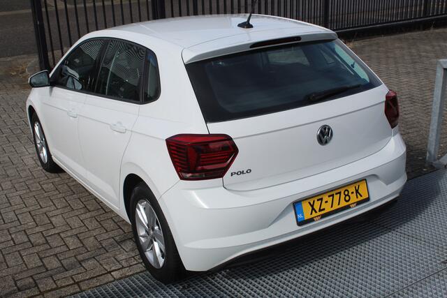 Volkswagen POLO 1.0 TSI Comfortline Navigatie/Adaptive cruise control/Airco/Apple carplay/Elektrische ramen/Elektrisch verstelbare spiegels/15'' Lichtmetalen velgen.