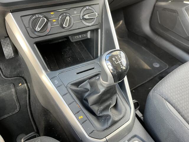 Volkswagen POLO 1.0 TSI Life / GARANTIE 04-2027/ APP-CONNECT/ PARK. SENSOREN V+A/ ACC/ AIRCO/ DIGITAL DASH/ NAVI/ DAB/ ARMSTEUN/ START-STOP SYSTEEM/ ISOFIX/ 16'' LMV