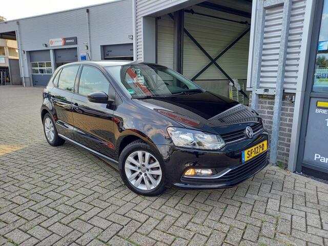 Volkswagen POLO 1.2 TSI Comfortline - AUTOMAAT - AIRCO - TREKHAAK - CRUISE -