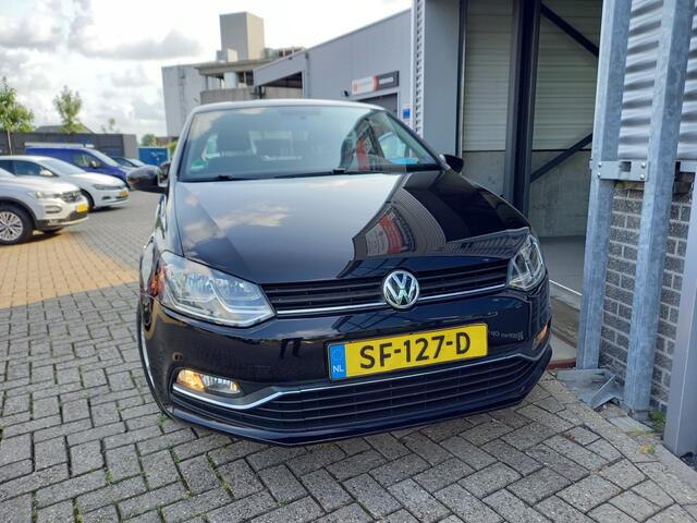 Volkswagen POLO 1.2 TSI Comfortline - AUTOMAAT - AIRCO - TREKHAAK - CRUISE -