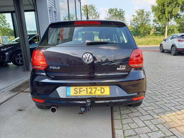 Volkswagen POLO 1.2 TSI Comfortline - AUTOMAAT - AIRCO - TREKHAAK - CRUISE -