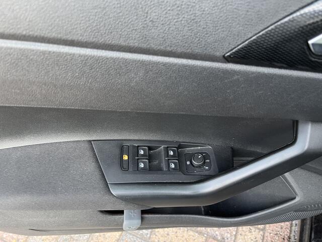 Volkswagen POLO 1.0 TSI Life / AUTOMAAT/ PARK. SENSOREN V+A/ APP-CONNECT/ ACC/ NAVI/ AIRCO/ DAB/ DIGITAL DASH/ START-STOP SYSTEEM/ ARMSTEUN/ ISOFIX/ 16'' LMV
