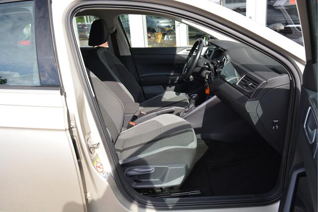 Volkswagen POLO 1.0 TSI Highline Executive DSG | Trekhaak | CarPlay | Orig. NL | NAP |