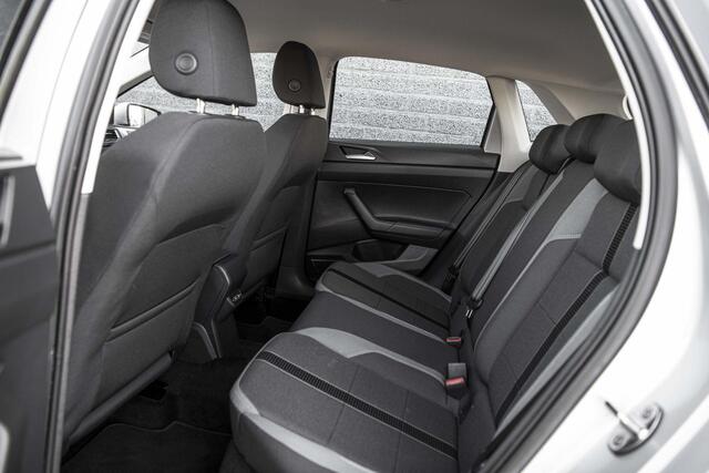 Volkswagen POLO 1.0 TSi 95 pk Highline | Parkeersensoren | Navigatie | Full Link