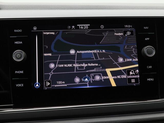 Volkswagen POLO 1.0 TSi Automaat R-Line Business | IQ Led | Adaptive Cruise | Stoel Verwarming | Camera | Carplay | Navigatie | Parkeersensoren | 17 Inch | 15.570 Km!!