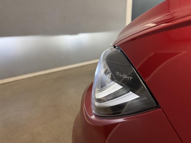 Volkswagen POLO 1.0 IQ Light/Stoelverwarming/Navi