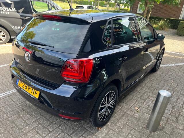 Volkswagen POLO 1.0 FIRST EDITION