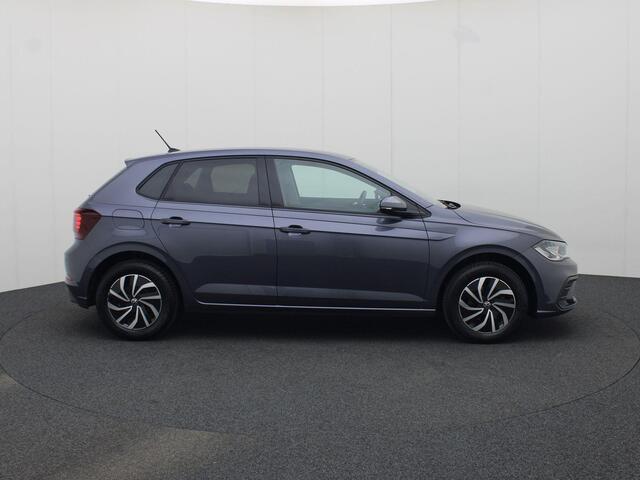 Volkswagen POLO 1.0TSI/95PK Life · Navigatie · Parkeersensoren · Apple/Android · Garantie tot februari 2027 of 100000km.