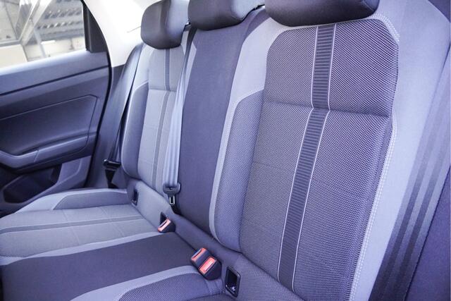 Volkswagen POLO 1.0 TSI Automaat! 5drs Highline BJ2020 Lmv 16" | Led | App-Connect ( Niet vrijgeschakeld ) | Climate control | Cruise control | Sportstoelen | Getint glas