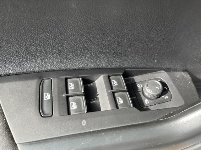 Volkswagen POLO 1.0 TSI R-Line / AUTOMAAT/ GARANTIE TM 6-2028/ 2X R-LINE/ CAMERA/ PARK. SENSOREN/ STOELVERWARM./ KEYLESS/ LED/ ADAPT. CRUISE/ APP CONNECT/ DIGITAL DASHBOARD/ NAVI/ CLIMA/ DAB/ 16" LMV