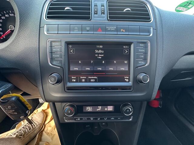 Volkswagen POLO 1.2 TSI Highline 90pk, Apple Carplay, PDC, Groot Navi