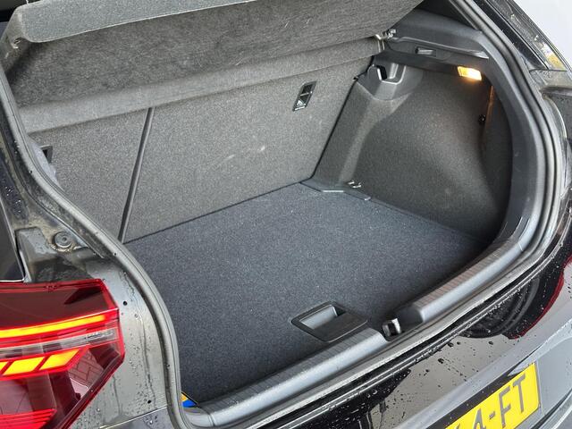 Volkswagen POLO 1.0 TSI R-Line PANORAMA DAK | ADAPTIVE CRUISECONTROL | STOELVERWARMING | ACHTERUITRIJCAMERA | DRAADLOZE APPLE CARPLAY/ANDROID AUTO