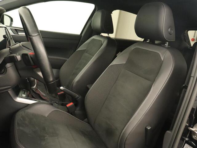 Volkswagen POLO 2.0 TSI GTI | Panoramadak | Stoelverwarming | Adaptive cruise | Camera | Carplay | Matrix LED | Virtual Cockpit | Alcantara | Climate control | Park Assist | Navigatie