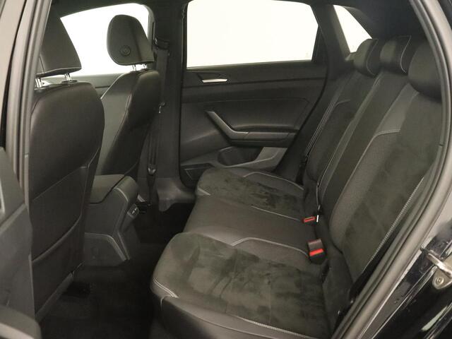 Volkswagen POLO 2.0 TSI GTI | Panoramadak | Stoelverwarming | Adaptive cruise | Camera | Carplay | Matrix LED | Virtual Cockpit | Alcantara | Climate control | Park Assist | Navigatie
