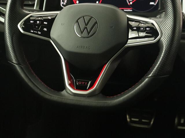 Volkswagen POLO 2.0 TSI GTI | Panoramadak | Stoelverwarming | Adaptive cruise | Camera | Carplay | Matrix LED | Virtual Cockpit | Alcantara | Climate control | Park Assist | Navigatie