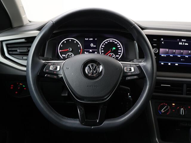 Volkswagen POLO 1.0 TSI Comfortline | 95 PK | Automaat | Navigatiesysteem | Achteruitrijcamera |