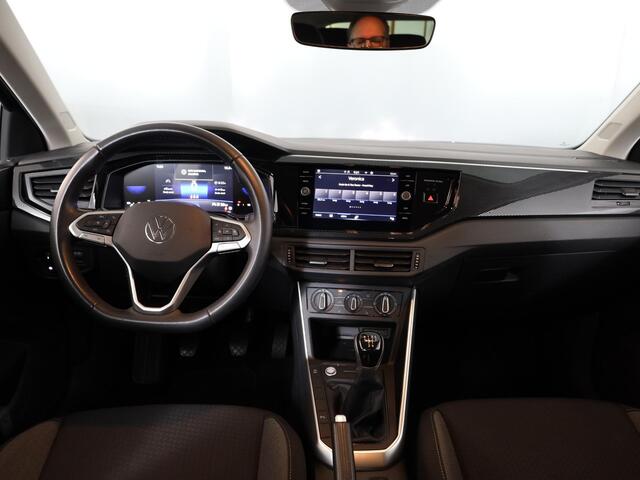 Volkswagen POLO 1.0 TSI Life 95 pk | Private lease vanaf ¤ 469,- pm | Verlengde garantie | Navigatie via App | Parkeersensoren | Achteruitrijcamera | Adaptieve cruise control | Stoelverwarming |