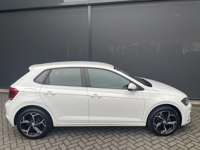 Volkswagen POLO 1.0 TSI Comfortline Business Airco - Cruise control - Bluetooth - Mistlampen voor - Navigatie full map - Radio/ CD speler - Start/ stop systeem - Stuur multifunctioneel