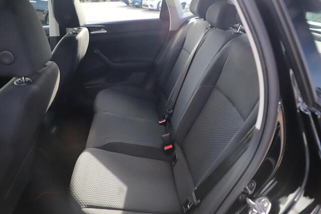 Volkswagen POLO 1.0 TSI Comfortline Business 95PK NAP 15 inch Two Tone LMV Navigatie Carplay Android Adaptive Cruise Climate Control Elektrische Ramen LED