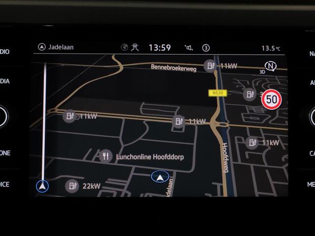 Volkswagen POLO 1.0 TSI R-Line 95 pk Automaat (DSG) | Verlengde garantie | Navigatie | Parkeersensoren | Achteruitrijcamera | Stoelverwarming | R-Line |