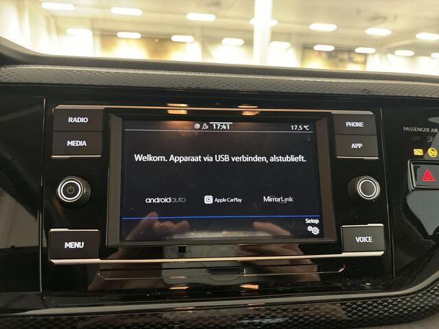 Volkswagen POLO 1.0 TSI 95pk Life · Apple/Android Car Play · P-Sensoren · Getint Glas · Airco · 15'' Inch · Garantie t/m 11-09-2027 of 100.000km