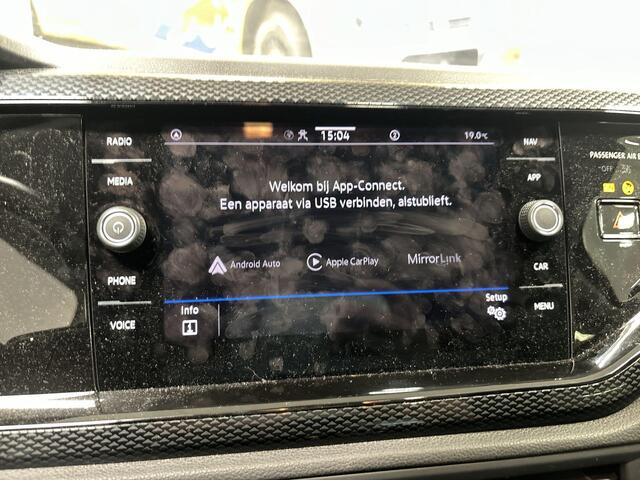 Volkswagen POLO 1.0 TSI Life · Apple/Android Car Play · Navigatie · P-Sensoren · Airco · Getint Glas · 15'' Inch · Garantie t/m 17-10-2027 of 100.000km