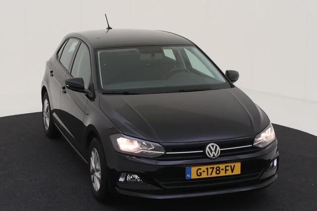 Volkswagen POLO 1.0 MPI Comfortline Executive Navigatie / Parkeersensoren / Airco / Bluetooth / LM Velgen / App-connect