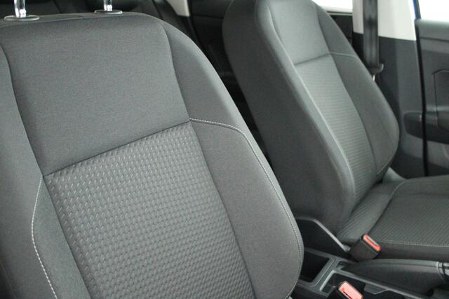 Volkswagen POLO 1.0 TSI 95pk DSG Comfortline Trekhaak Stoelverwarming Carplay Privacyglass