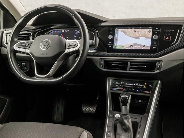 Volkswagen POLO 1.0 TSI Sportline Automaat (VIRTUAL COCKPIT, APPLE CARPLAY, GROOT NAVI, KEYLESS, CLIMATE, CAMERA, LM VELGEN, SPORTSTOELEN, GETINT GLAS, NIEUWSTAAT)