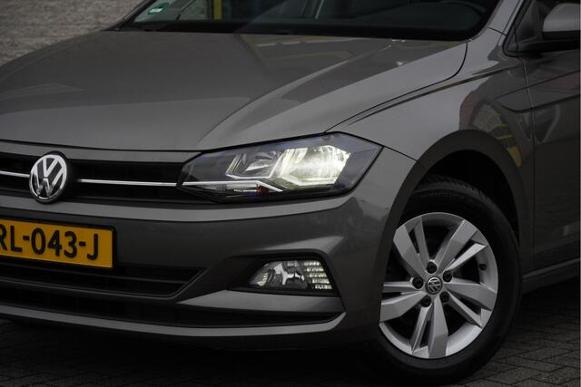 Volkswagen POLO 1.0 TSI 5drs Comfortline BJ2018 Lmv 15" | Led | Navi | Trekhaak | App-Connect | Airco | Cruise control | Getint glas