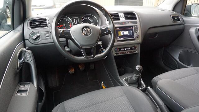 Volkswagen POLO 1.0 TSI 110pk Highline 5Drs Navi 17inch LM GTI Clima Cruise Control *Zeer Nette Polo* 108198km!