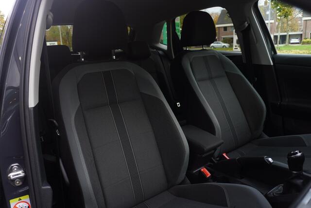 Volkswagen POLO 1.0 TSI 85kW Highline | Carplay | Navi | Cruise | Parkeerhulp | Stoelverw | Trekhaak