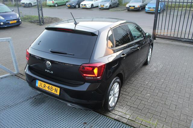 Volkswagen POLO 1.0 TSI Highline Climate control/Stoelverwarming/Navigatie/Apple car play/Verwarmbare buitenspiegels/Parkeerassistent/Privacy glass/Cruise control