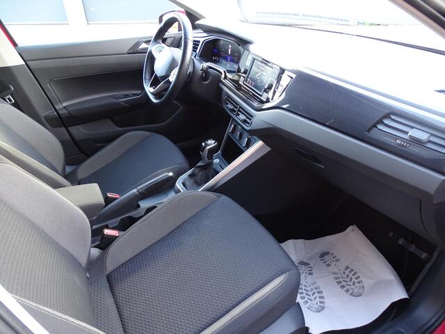 Volkswagen POLO 1.0 TSI Life Business AUTOMAAT | VOLLEDIG DIGITAAL INSTRUMENTENPANEEL | PARKEERSENSOREN | APPLE/ANDROID CARPLAY | ADAPTIEVE CRUISE CONTROL | STOELVERWARMING | KEYLESS GO