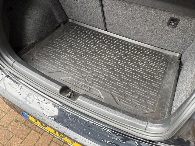 Volkswagen POLO 1.0 TSi 95pk Comfortline Business 5-drs. CAMERA/CARPLAY/NAVI/ADAPT.CRUISE/DAB