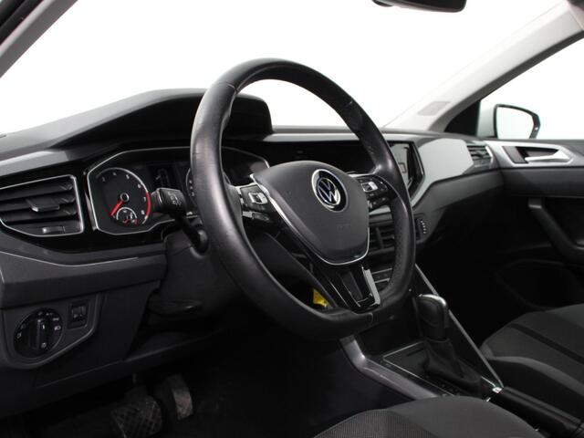 Volkswagen POLO 1.0 TSI 110pk Highline Plus DSG | Apple Carplay/Android Auto | Dab | Parkeer sensoren | Extra Getint Glas | Adaptive Cruise Control