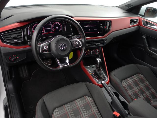 Volkswagen POLO 2.0 TSI GTI Aut- Panoramadak, CarPlay, Android Auto, Stoelverwarming, Dynamic select, Camera
