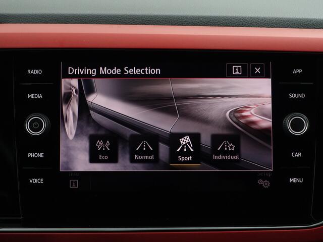 Volkswagen POLO 2.0 TSI GTI Aut- Panoramadak, CarPlay, Android Auto, Stoelverwarming, Dynamic select, Camera