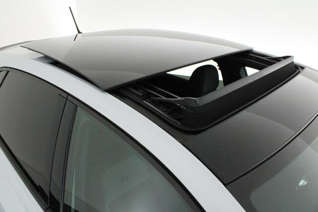 Volkswagen POLO 1.0 TSI 116pk DSG 2x R-Line Led Virtual Cockpit Camera ACC Stoelverwarming Navigatie Panoramadak