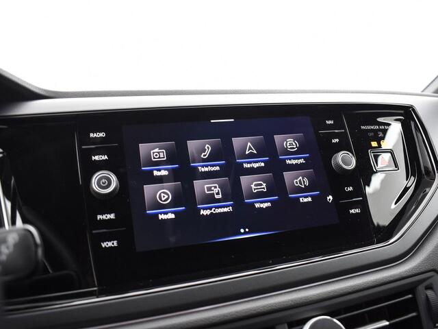 Volkswagen POLO 1.0 TSI 95PK DSG R-Line · Apple/Android Car Play · Camera · Clima · Navigatie · Draadloos laden · Getint glas · Garantie t/m 22-05-2027 of 100.000km