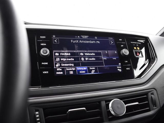 Volkswagen POLO 1.0 TSI 95PK DSG R-Line · Apple/Android Car Play · Camera · Clima · Navigatie · Draadloos laden · Getint glas · Garantie t/m 22-05-2027 of 100.000km