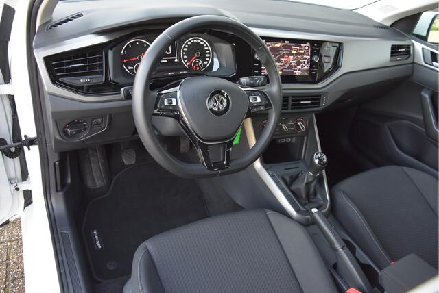 Volkswagen POLO 1.0 82 PK Topstaat! Navi CarPlay NAPComfortline