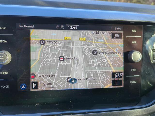 Volkswagen POLO 1.0 TSI Highline Business R / Navigatie / App connect / Parkeersensoren V+A / Climate controle /